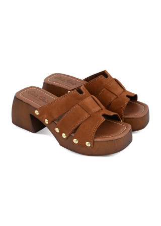 SLIPPERS 