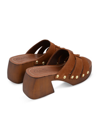 SLIPPERS 