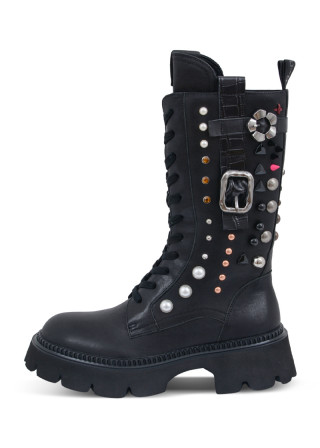BOOTS 
