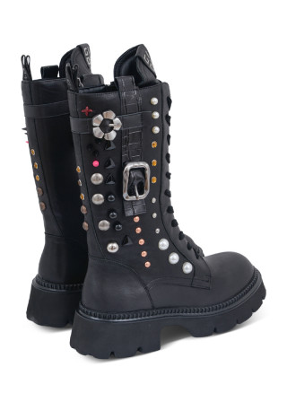 BOOTS 