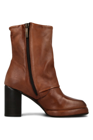 ANKLE BOOT 