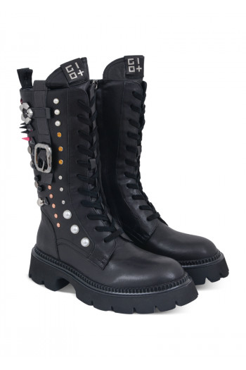 BOOTS 