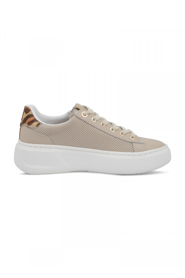 QUEENCY WOMAN BASIC SNEAKER 