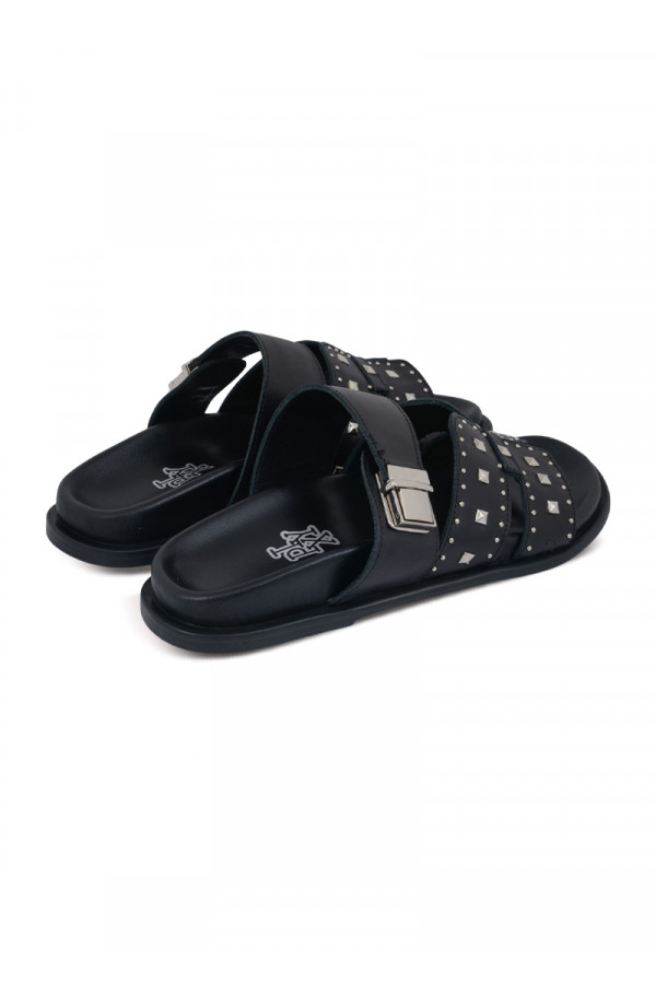 SANDAL 