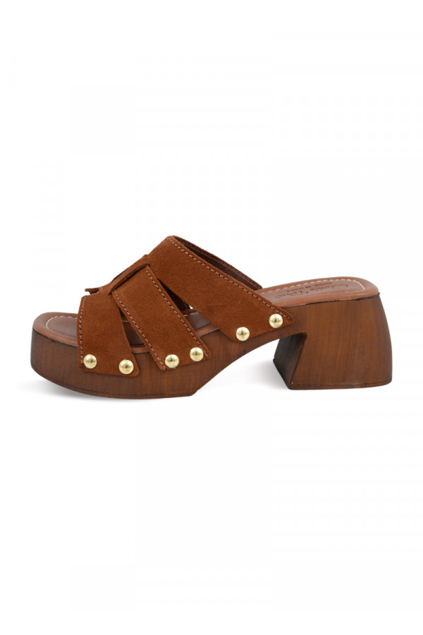 SLIPPERS 
