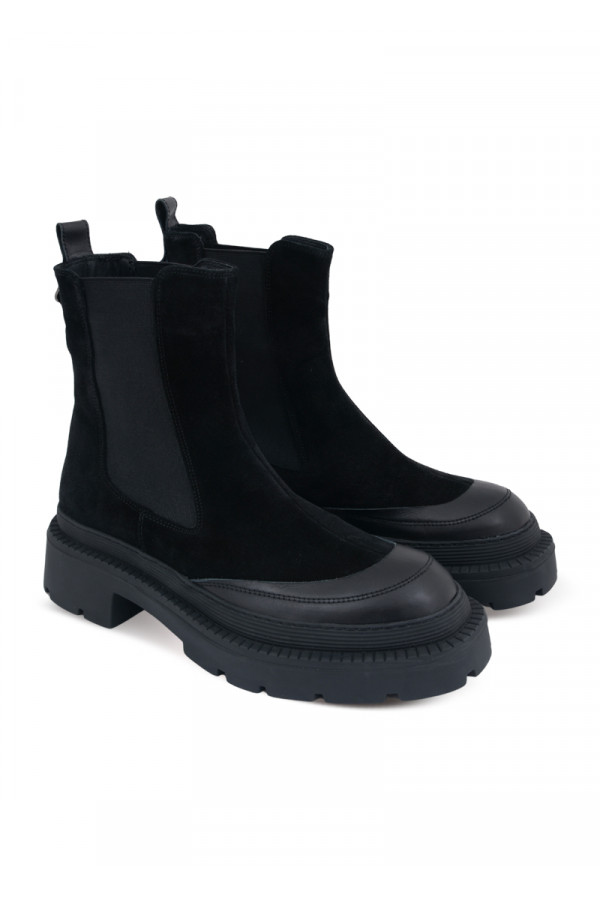 BOOTS 