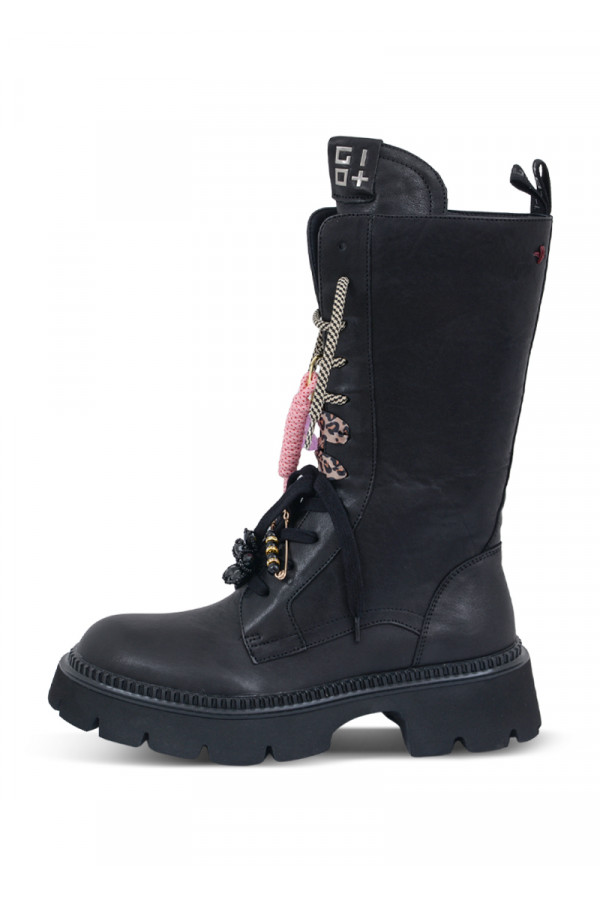 BOOTS 