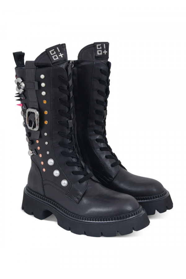 BOOTS 