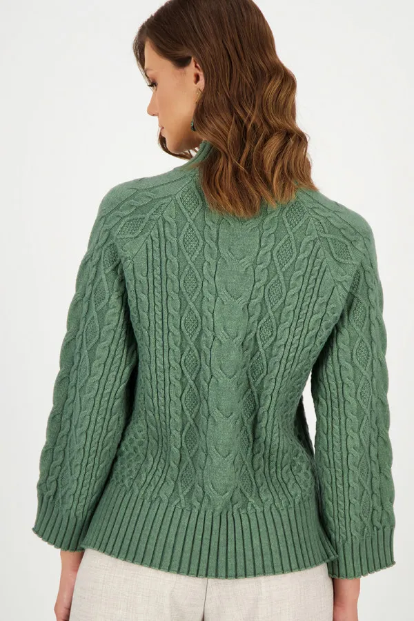 DIPPED HEM CABLE KNIT SWEATER 