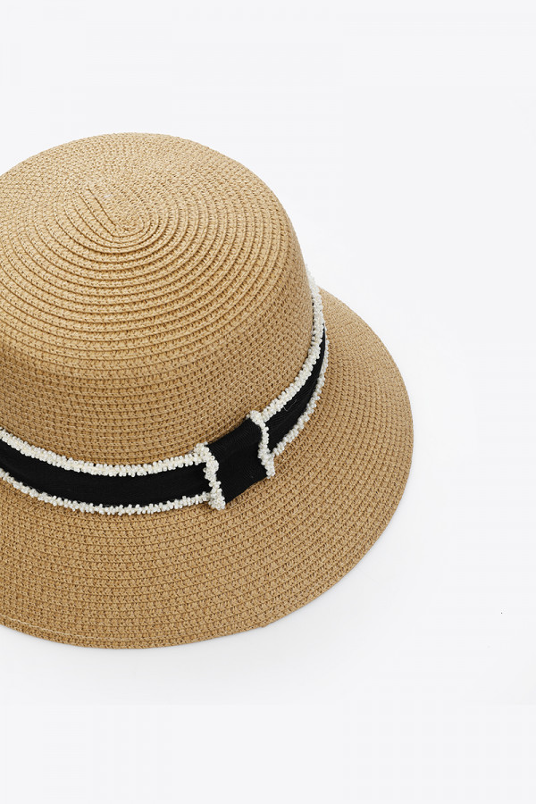 HAT WITH RIBBON 