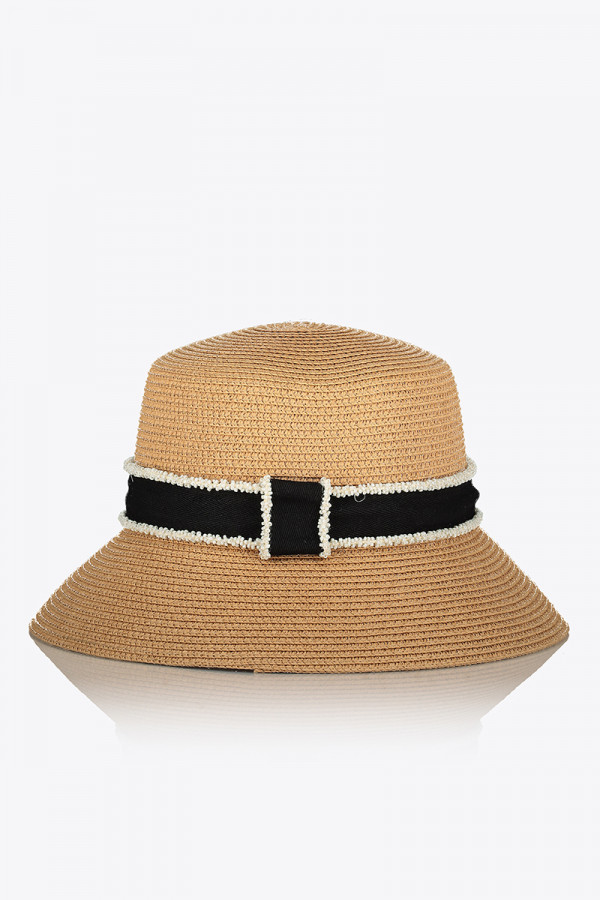 HAT WITH RIBBON 