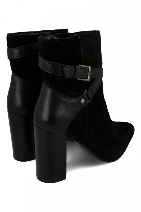 ANKLE BOOTS 