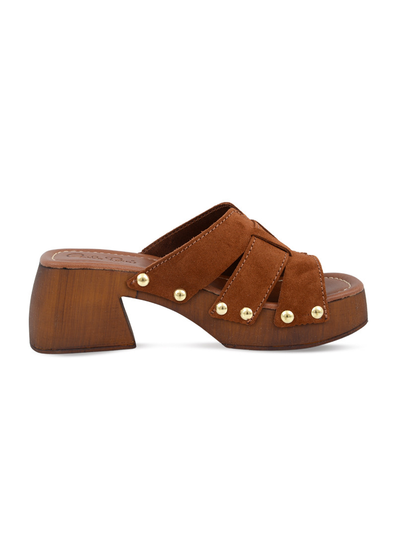 SLIPPERS 