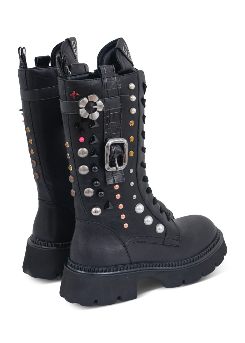 BOOTS 