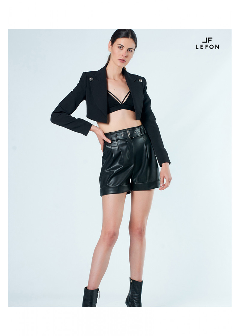 010134 HIGH RISE BELTED FAUX LEATHER SHORT 