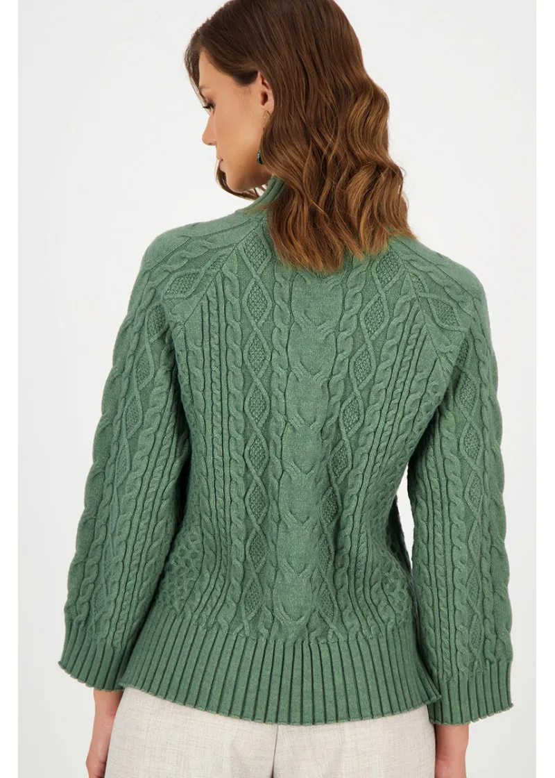 DIPPED HEM CABLE KNIT SWEATER 