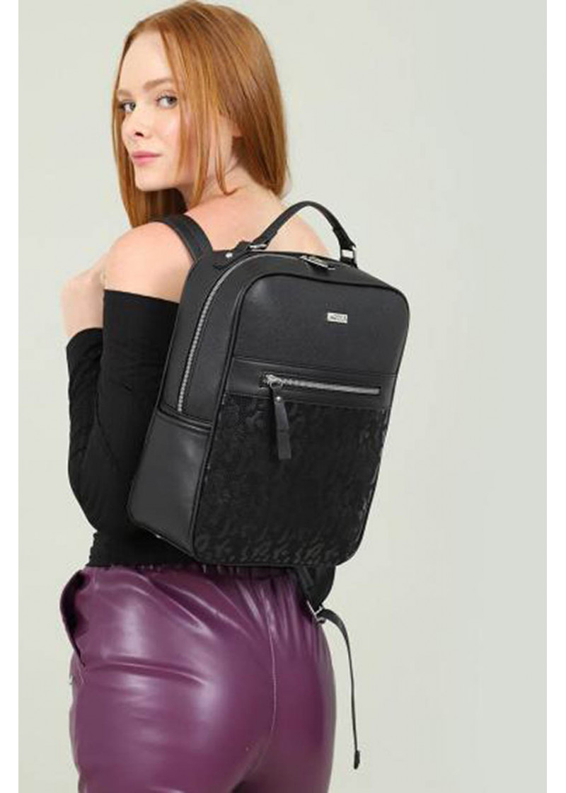 BACKPACK  (28*12*36cm) 