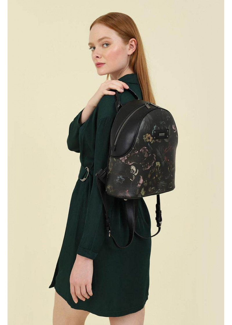 BACKPACK  (28*13*32cm) 